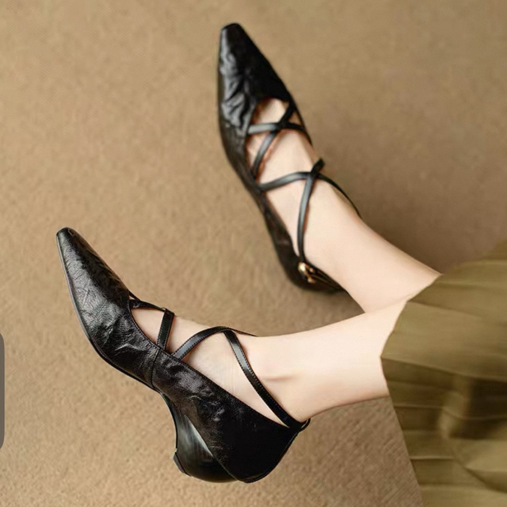 Elegant Black Women's Strappy Leather Shoes